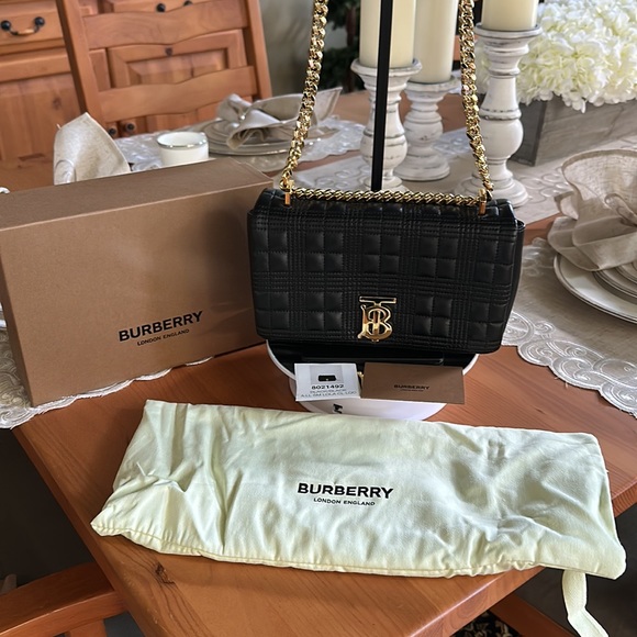 BURBERRY shoulder bag with 18karat gold chain! NWT!!! - Picture 4 of 9